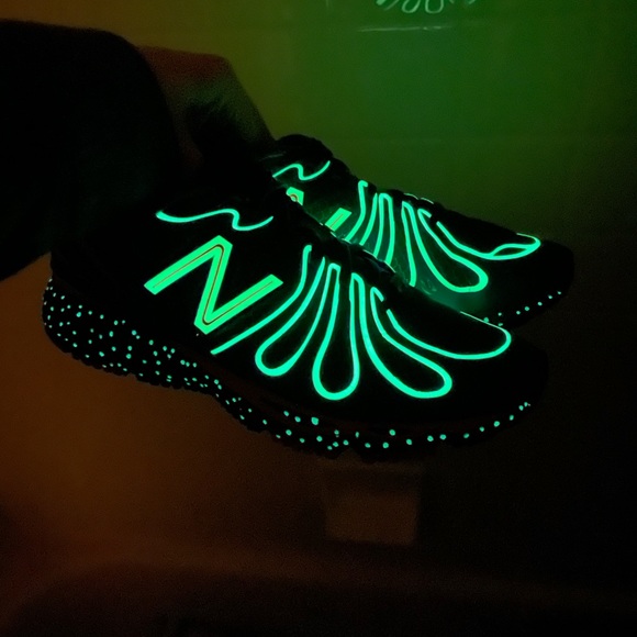 RARE New Balance 890v3 Boston Marathon 2013 Purple GITD Running Shoe Women’s 7 - Picture 11 of 13